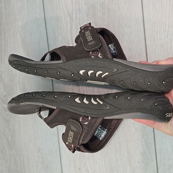 Skechers Women's Reggaee Outdoor Lifestyle Brown Sandals Loop Toe Shoes Sz 10 - Picture 10 of 11